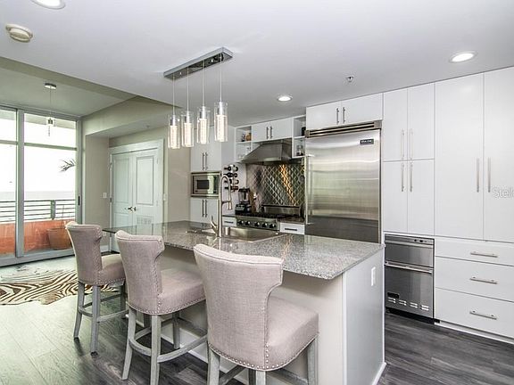 2nd image of 1208 E Kennedy Blvd Unit 521