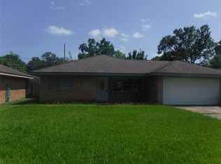 1845 Dolphin Dr, Seabrook, TX 77586