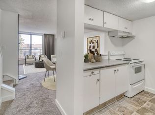 Russet Court, Calgary, AB T1Y 3Z8