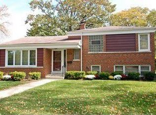 8615 Harding Ave, Skokie, IL 60076