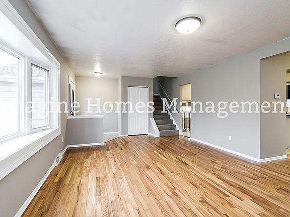 4th image of 9392 Fairfield Dr