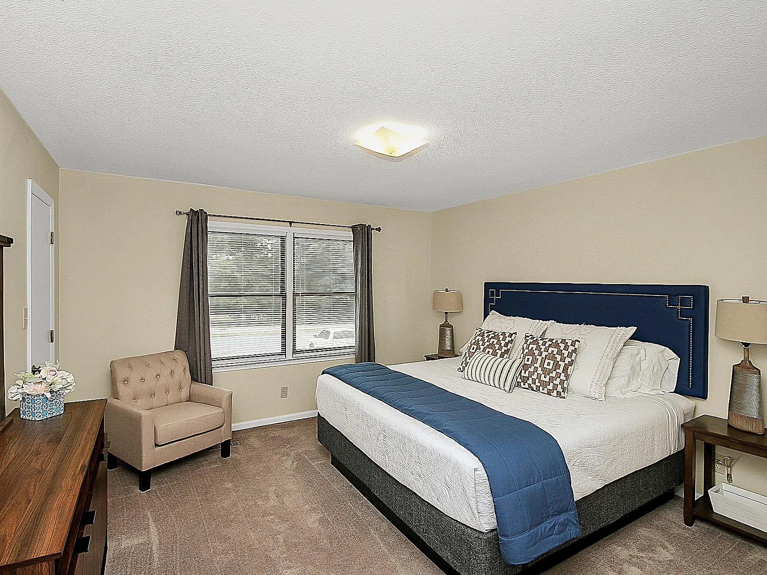 2 bed, 1.5 bath, 1200 sqft, $1,475 — Photo 1