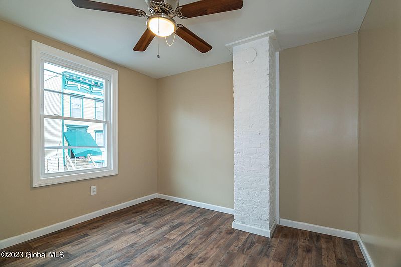 5th image of 270 Elk Street
