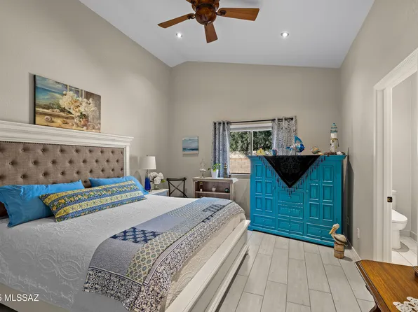 3264 S Thunder Chorus Rd, Tucson, AZ 85713