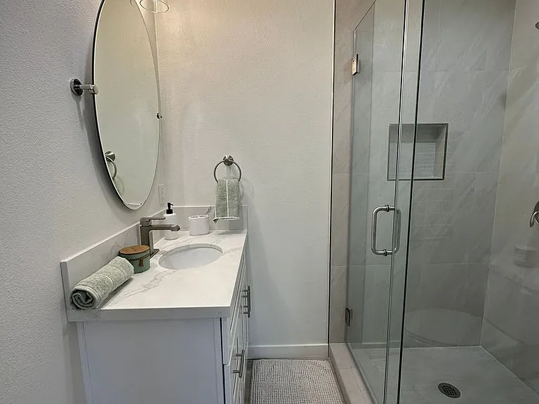 1451 W Almond Ave #D — Photo 8