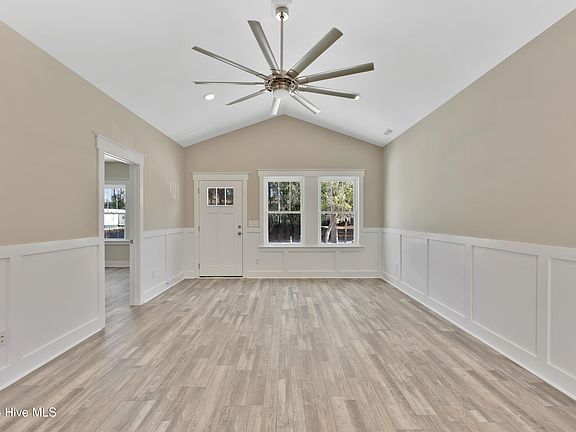 4th image of 219 NE 75th Street
