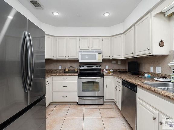 5th image of 30 Waterfront Dr