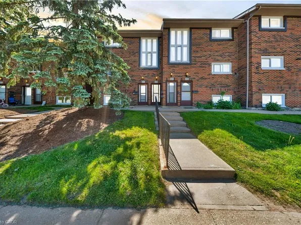 49 Rhonda Rd #90, Guelph, ON N1H 7A4