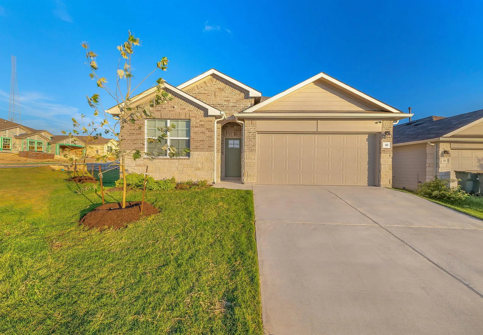 4 bed, 2.0 bath, 1891 sqft, $2,100 — Photo 1