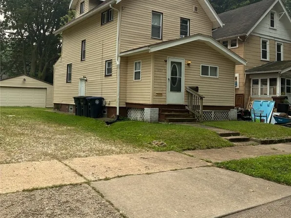 1059 Schumacher Ave, Akron, OH 44307