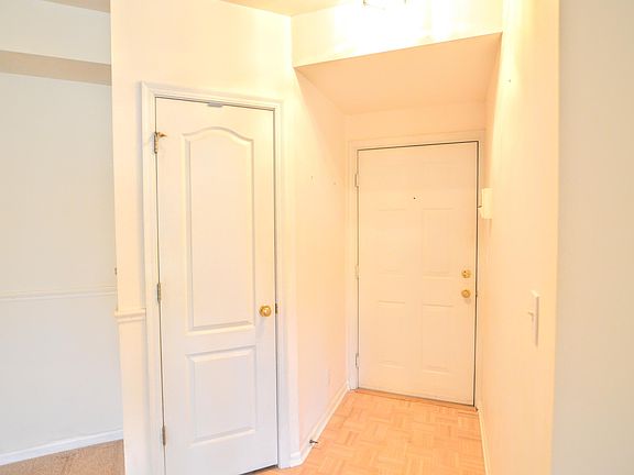 5th image of 5361 Stoneledge Ct Unit 1H