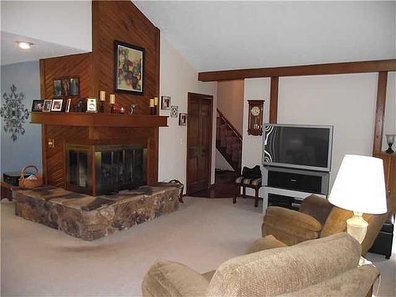 4th image of 2470 Garden Creek Dr