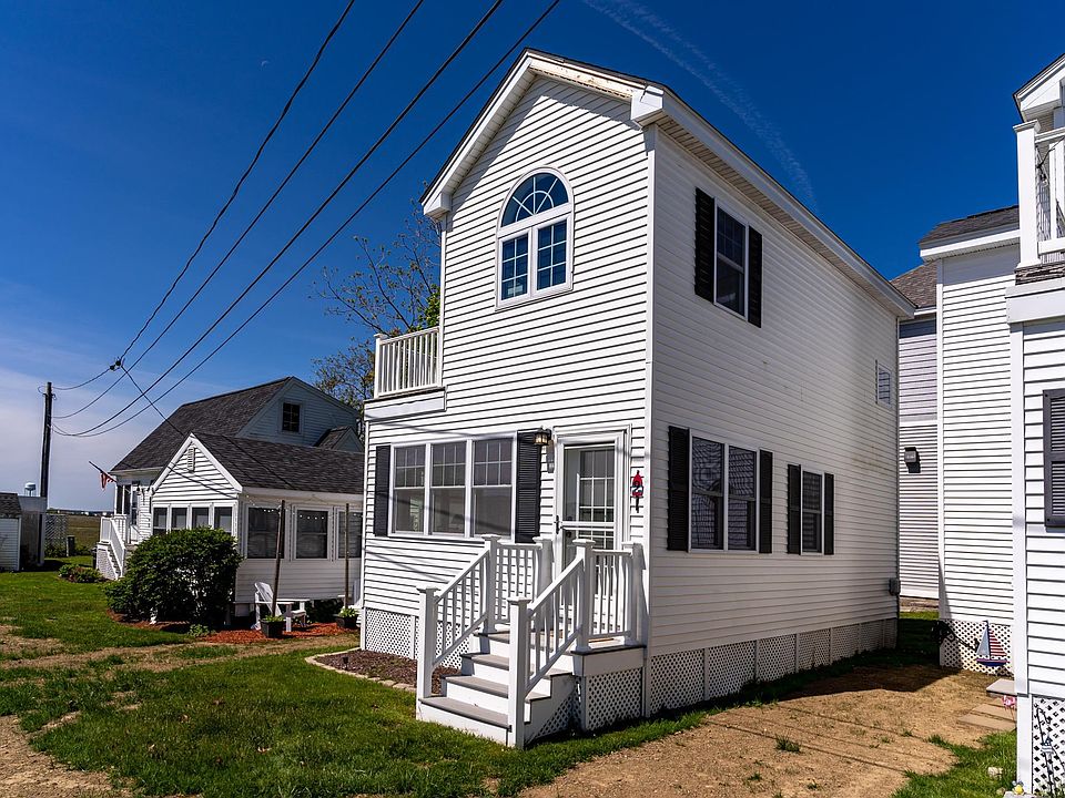 Condos for Sale in Hampton NH Under $350K