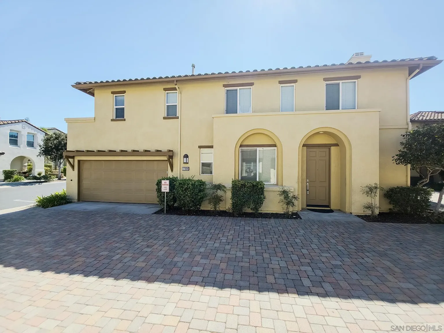 3 bed, 2.5 bath, 1455 sqft, $3,995 — Photo 1