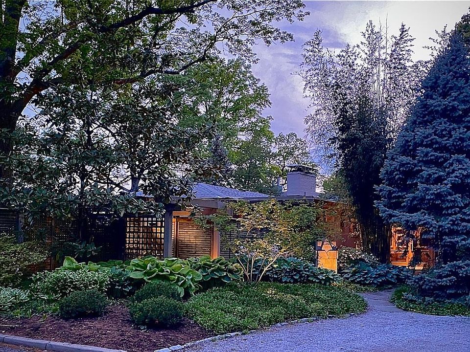 1st image of 25 Elmhurst Pl