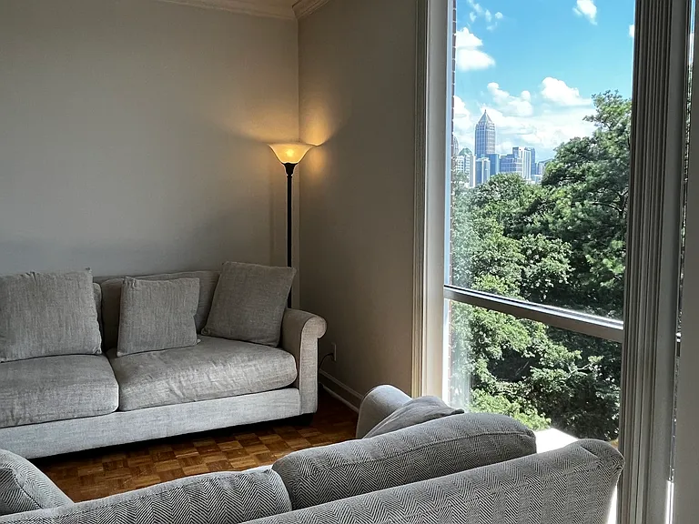 Living / sitting area