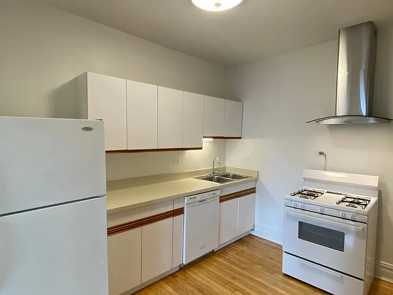 1403 W Winnemac Ave #1 — Photo 6