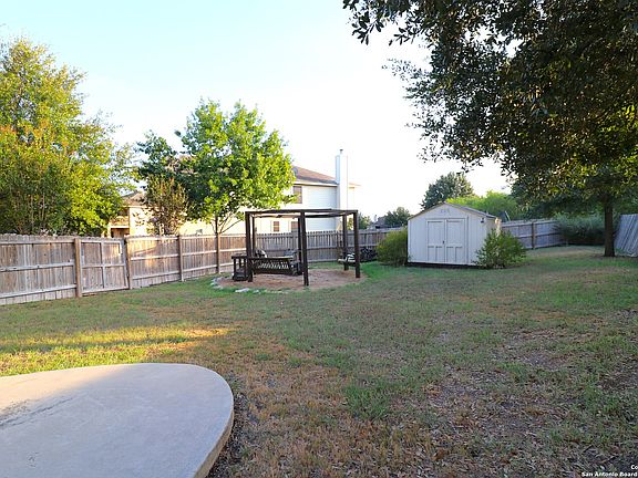 3rd image of 646 CALHOUN DR