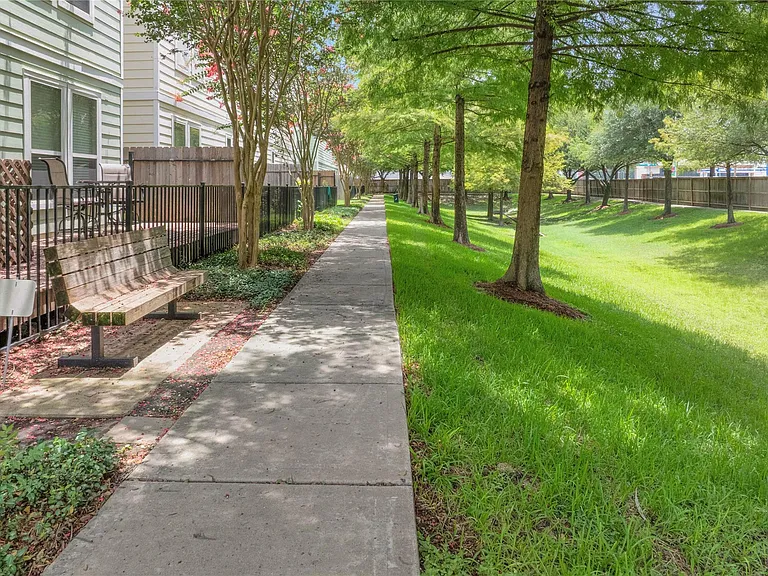 3323 Masters Point Dr — Photo 33