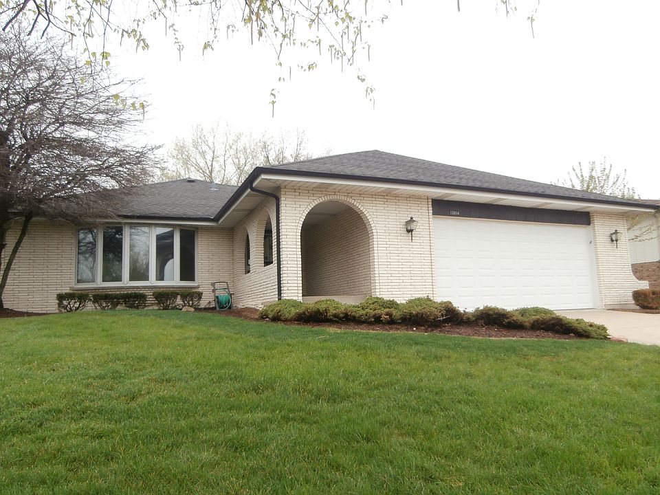 1st image of 13814 W Dublin Dr