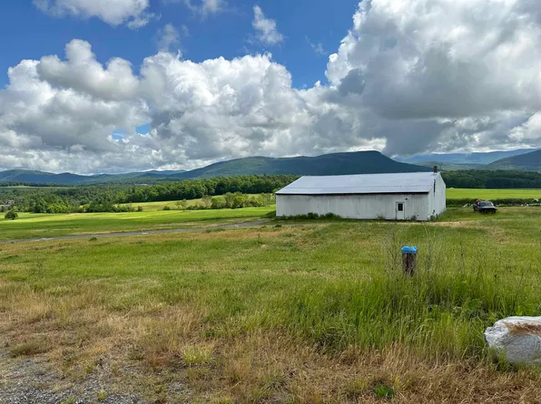 391 East Street #4, New Haven, VT 05472