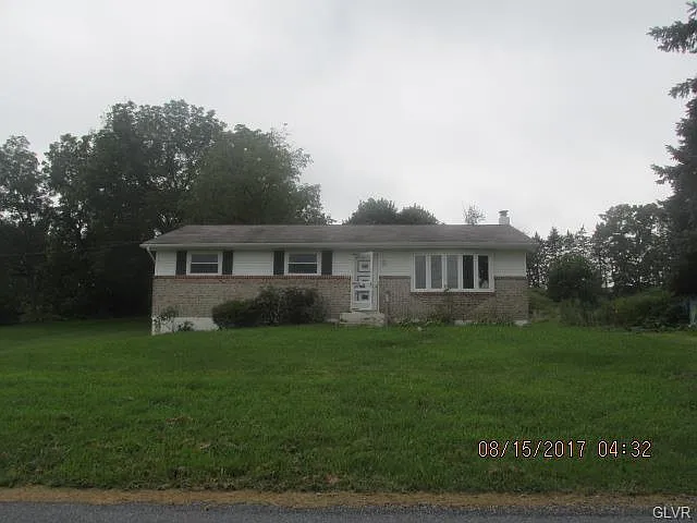 486 Church Rd photo 1