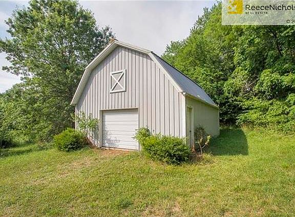 2nd image of 4406 S Meadow Ln