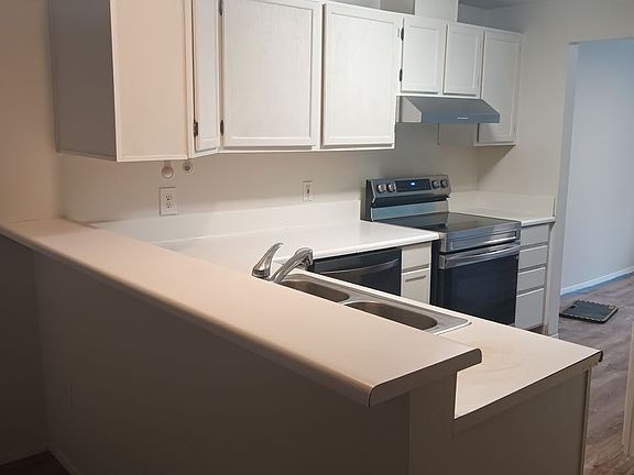 2nd image of 1307 NW Slate Ln Unit 102