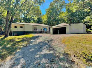 447 Oak Hill Cir, Hamilton, AL 35570