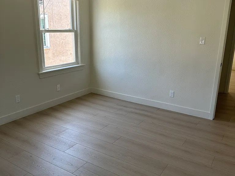 215 Sinclair Ave #215 — Photo 1