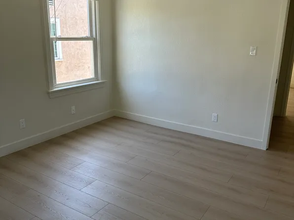 215 Sinclair Ave #215, Glendale, CA 91206