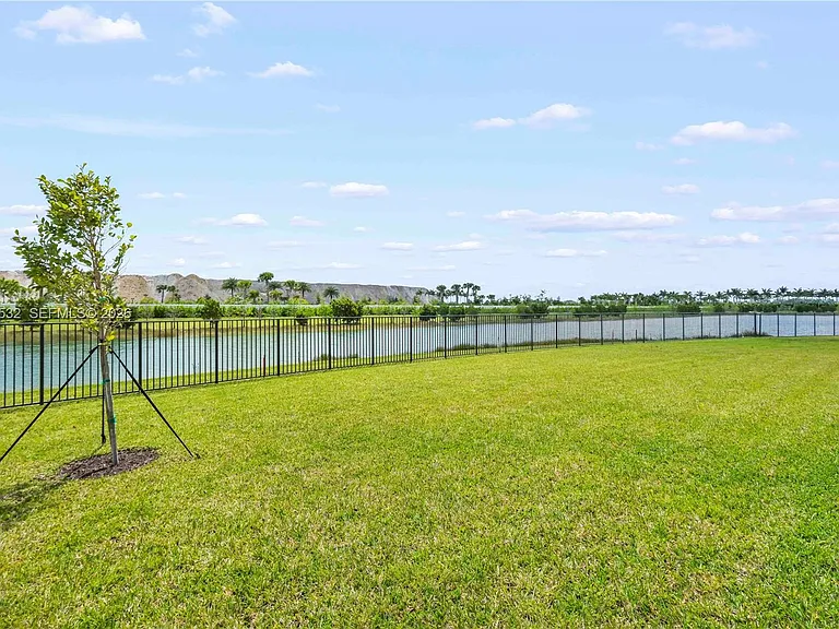 12865 Wingspan Ct — Photo 9