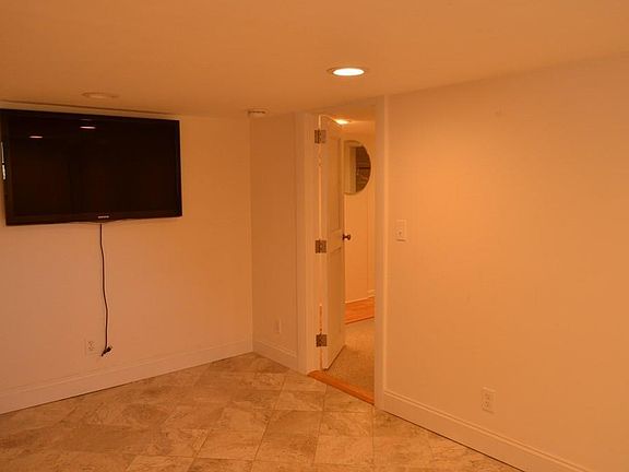 5th image of 9B Broadway #B