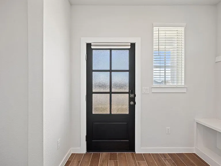 368 Banff Dr — Photo 5