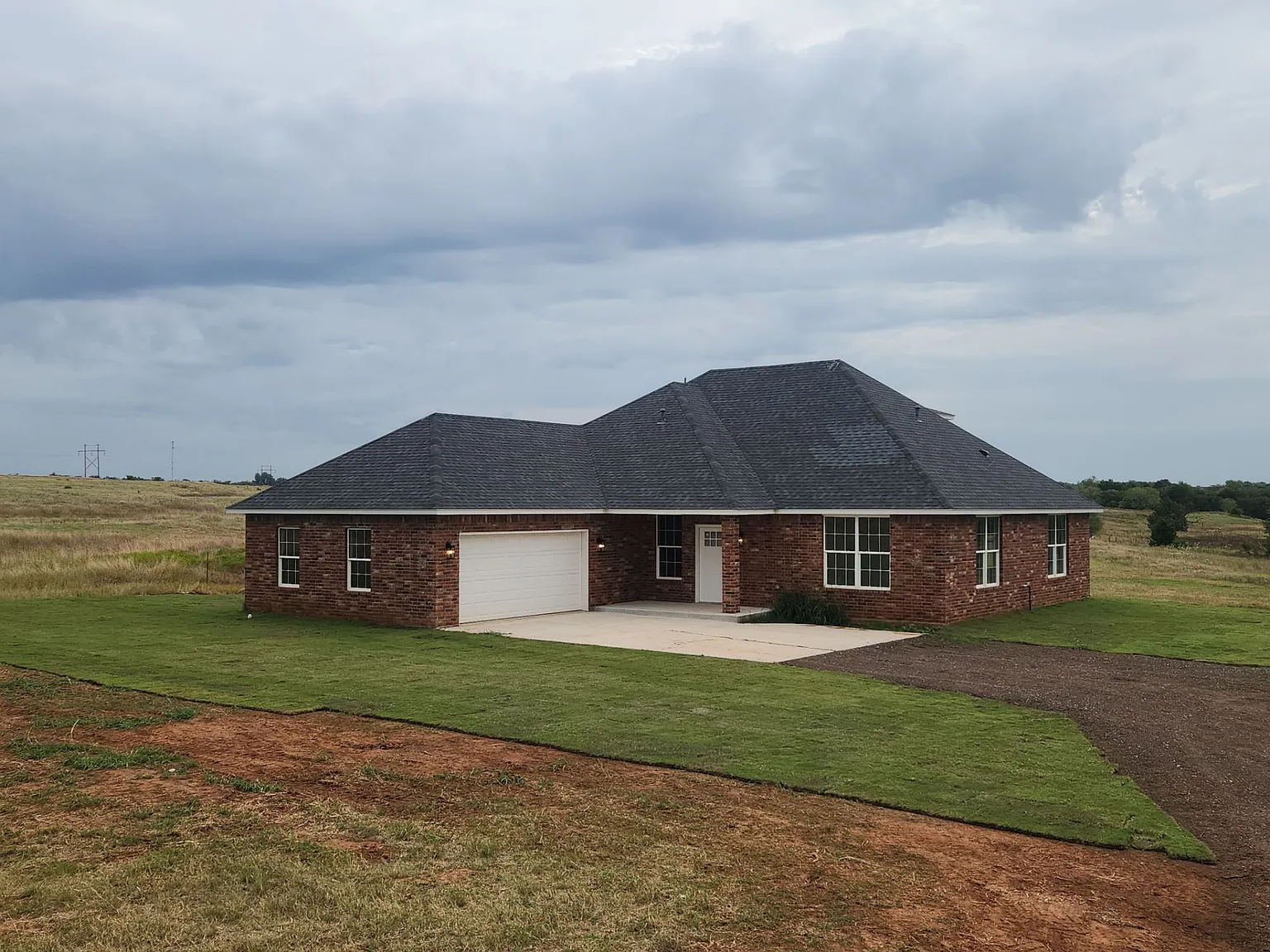 3 bed, 2.5 bath, 2414 sqft, $2,450 — Photo 1