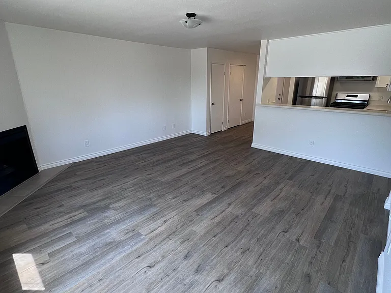 One Bedroom One Bath - $2,195/month - Prime West LA - Barrington and Pico — Photo 14