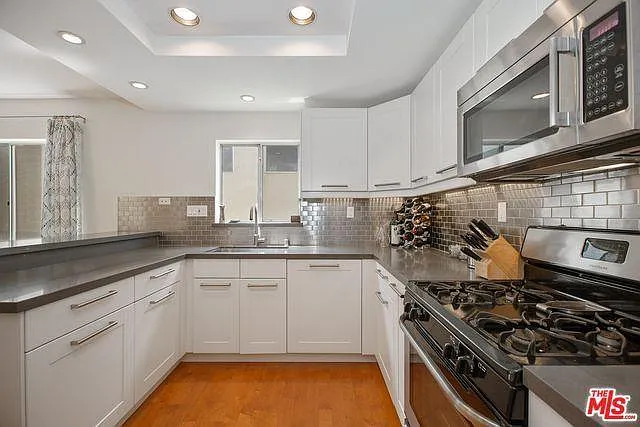 944 Palm Ave #5 — Photo 9