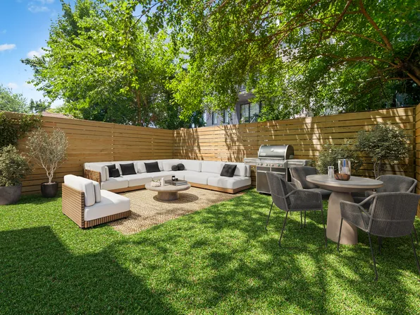 1019 Hancock Street image 2 of 11