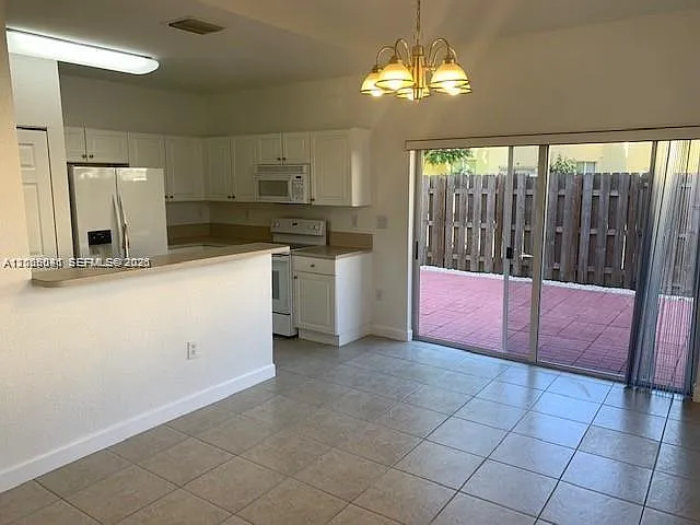 3355 NE 13th Circle Dr #10828 — Photo 2