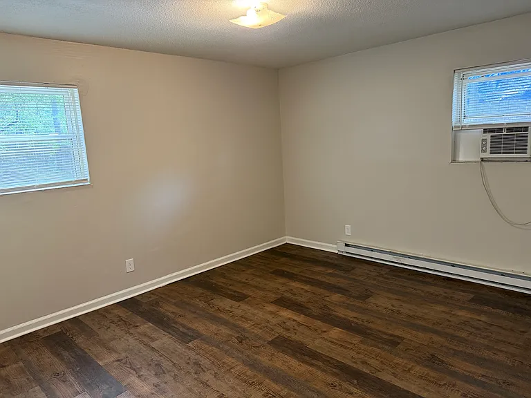 133 W Cornwallis Rd — Photo 8