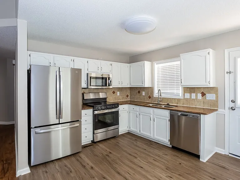 1666 Lemming Dr — Photo 5