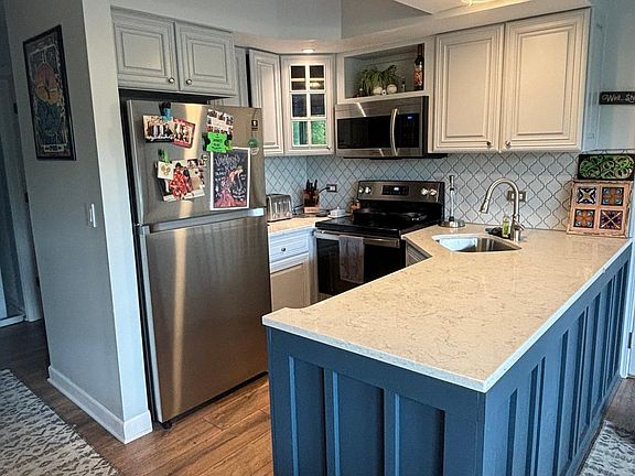 5th image of 5516 E Lake Dr APT D
