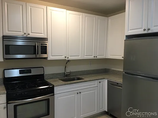 Rented by City Connections Realty | media 34