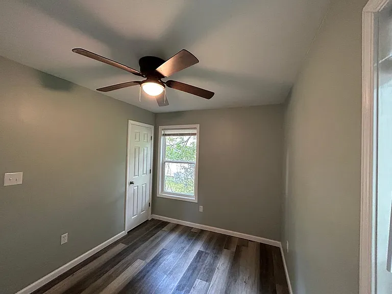 106 Bowden Dr — Photo 9