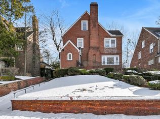 186-28 Midland Pkwy #1, Jamaica, NY 11432