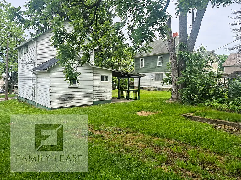 806 Morton St — Photo 45