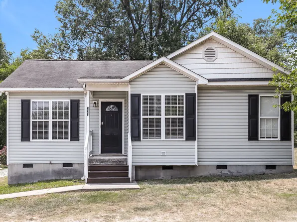 330 W Holt St, Burlington, NC 27217