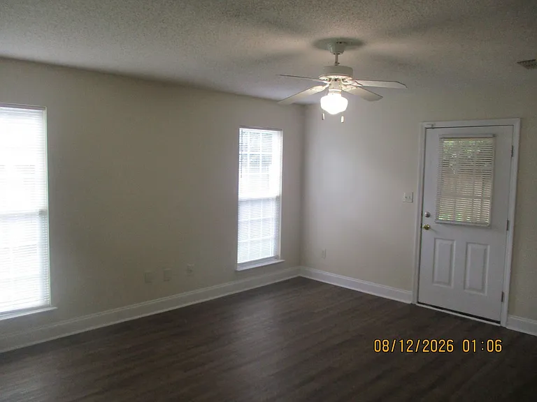 113 Laurelwood Ct — Photo 4