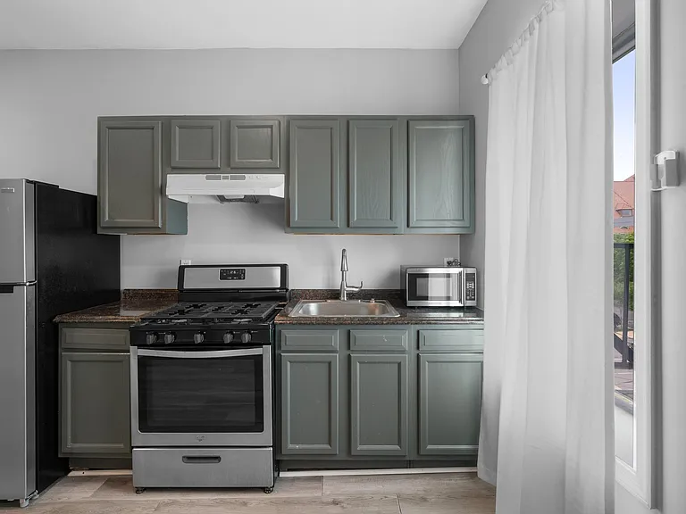 2119 N Charles St #D — Photo 8