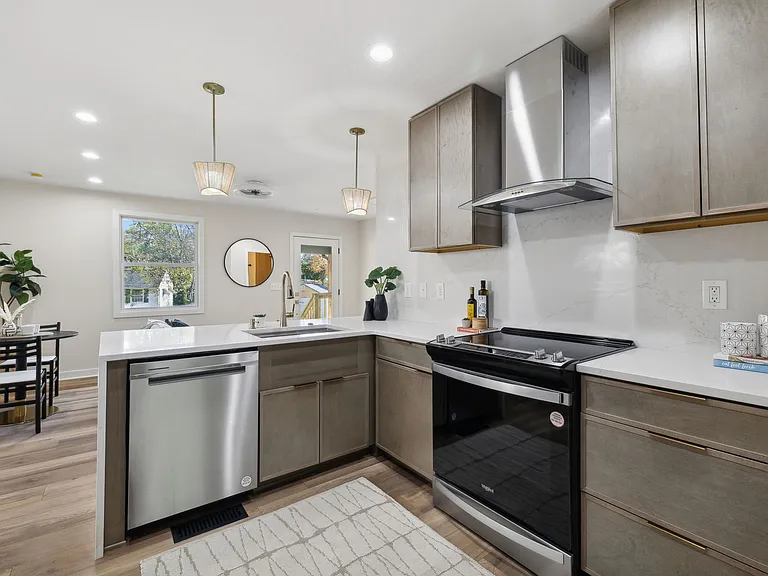 1502 Sevier Ct — Photo 14